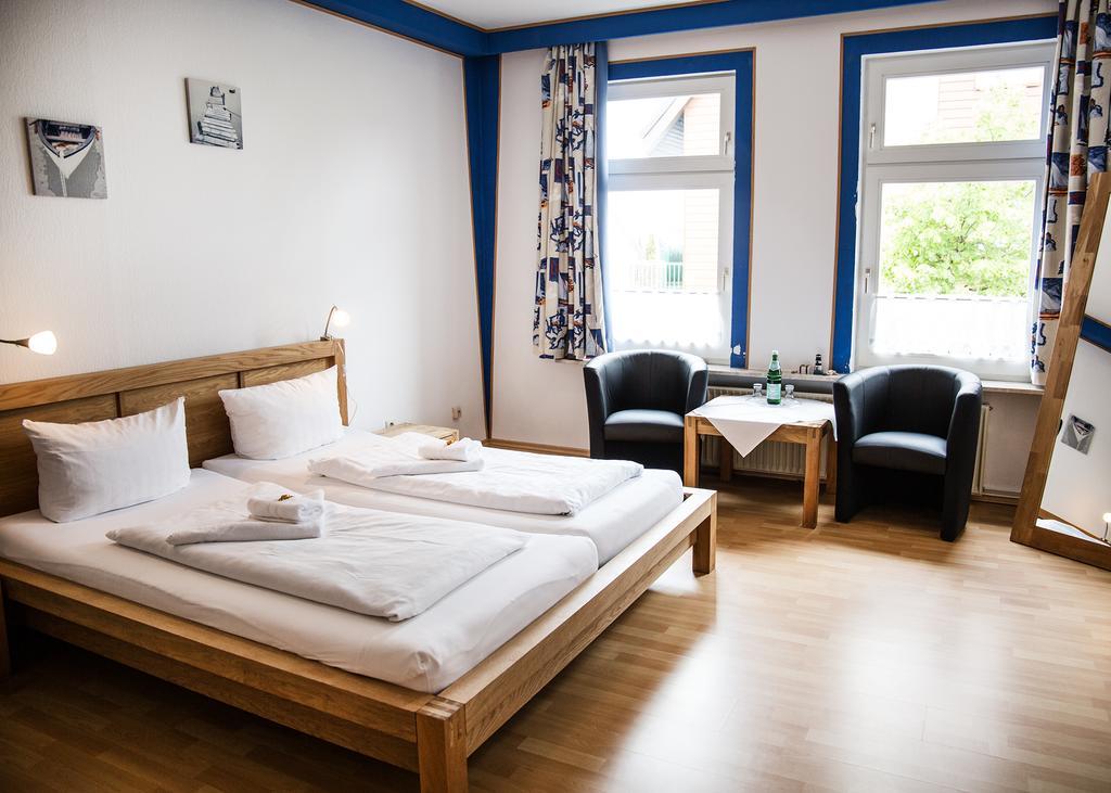 Hotel Tum Stueuermann 부숨 외부 사진