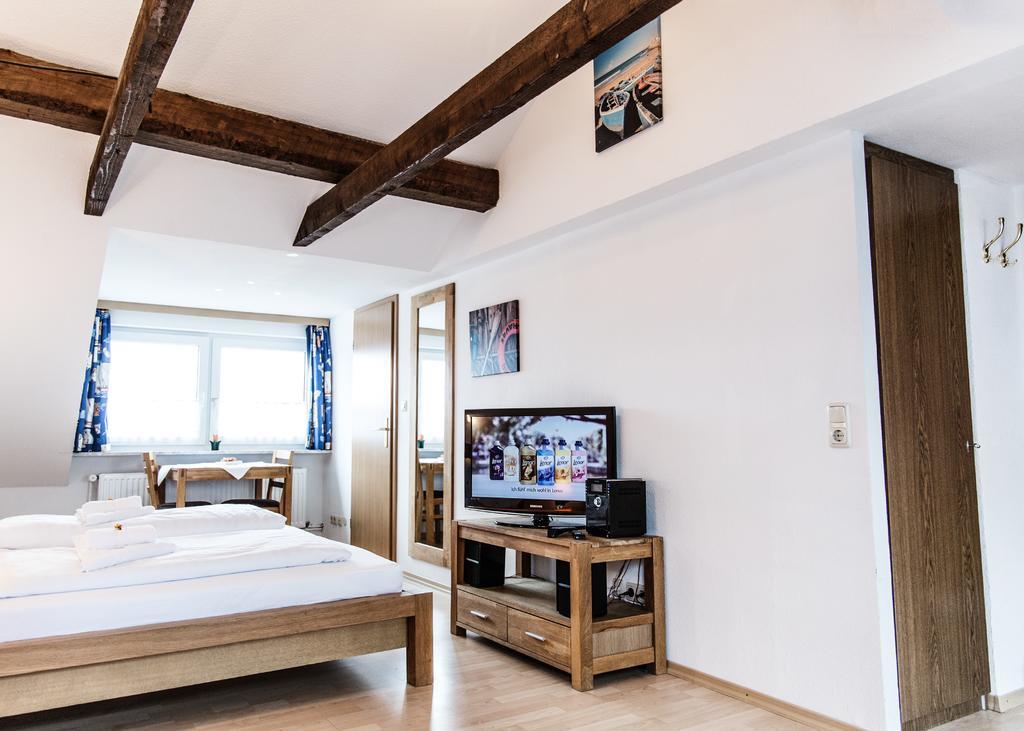 Hotel Tum Stueuermann 부숨 외부 사진