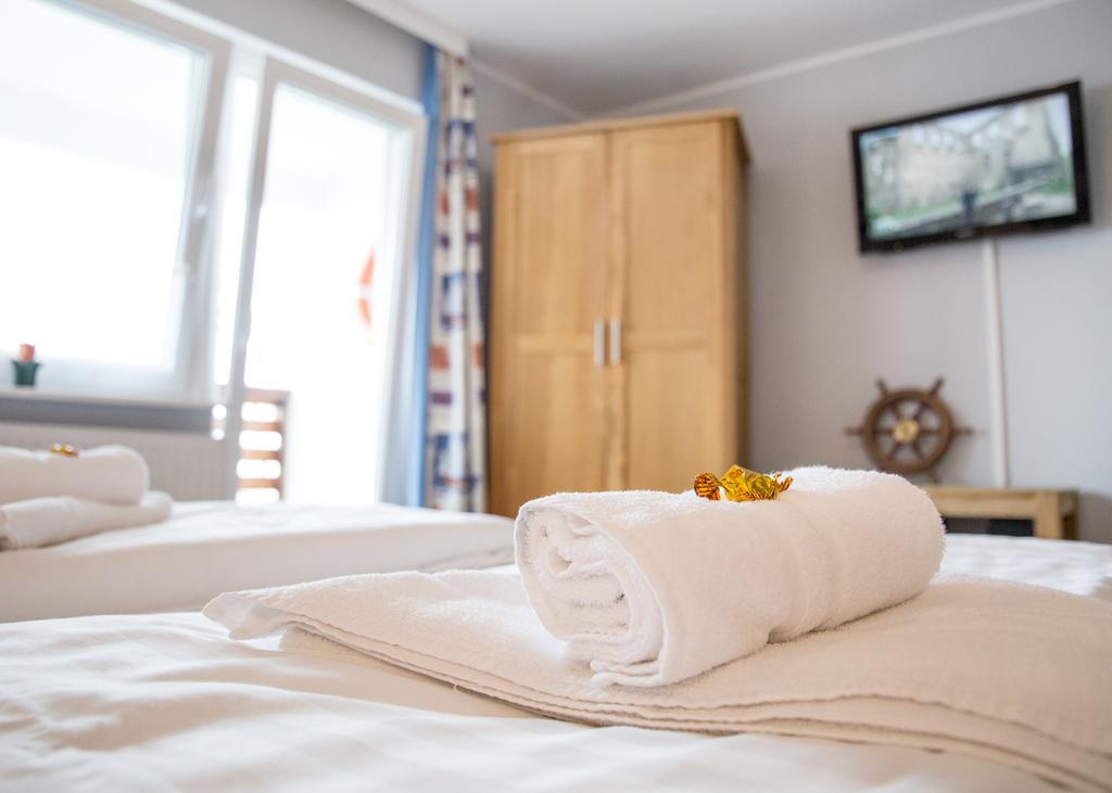 Hotel Tum Stueuermann 부숨 외부 사진