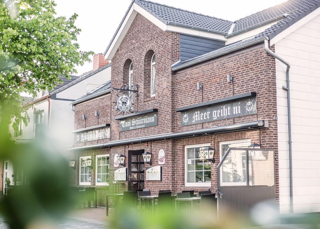 Hotel Tum Stueuermann 부숨 외부 사진
