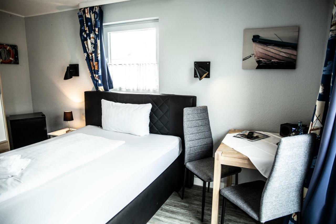 Hotel Tum Stueuermann 부숨 외부 사진